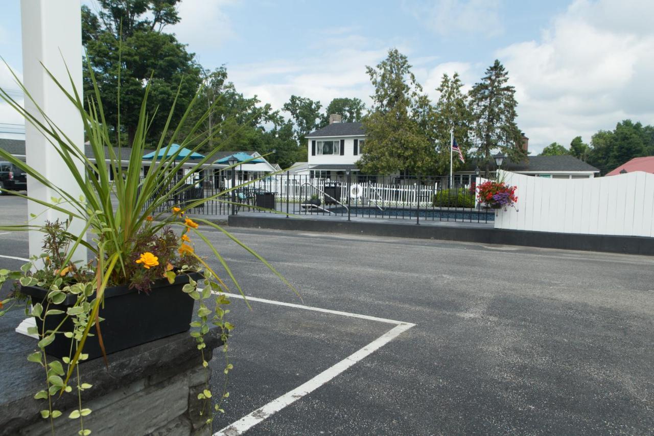 Knotty Pine Motel Bennington Buitenkant foto